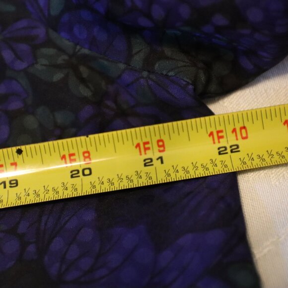 Ann Taylor Blue/Black/Green Dotted Floral Flowy Pheasant Top Size Large - Picture 4 of 13